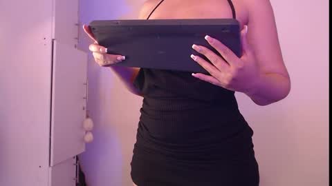 Snapshot of ambar_jonesx chatting on 01.24.25 Ambar Jones online show from 01.24.25