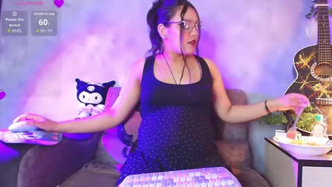 Snapshot of ambardevon_x chatting on 05.20.26 ambardevon_x online show from 05.20.26