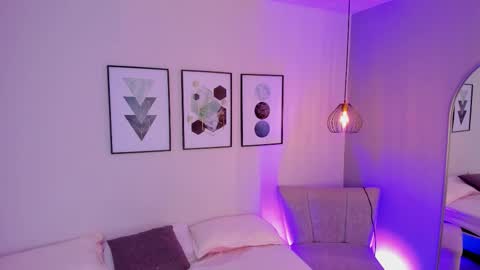 ambarevans_ online show from 10.23.25