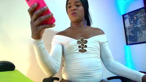 ambargil__ online show from 01.08.25