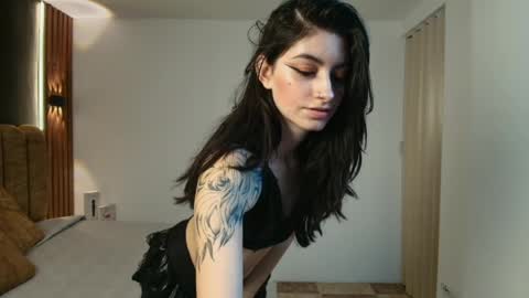 Snapshot of ambarlee_ chatting on 04.22.26 AMBAR LEE online show from 04.22.26