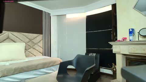 Ambar Ross online show from 01.06.25