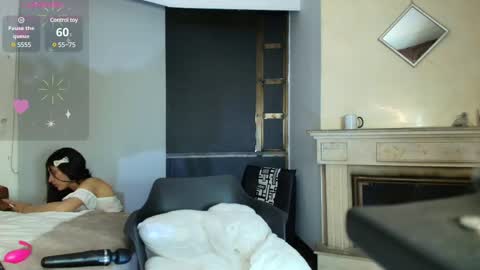 Ambar Ross online show from 02.11.25