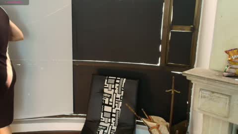 Ambar Ross online show from 02.12.25