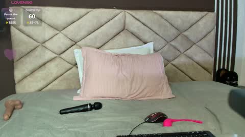 Ambar Ross online show from 02.18.25