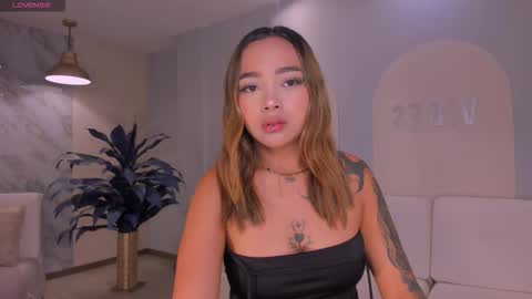 Snapshot of ambarowens chatting on 01.08.26 ambarowens online show from 01.08.26