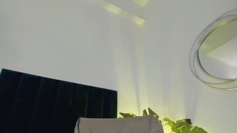 Snapshot of amber__davis chatting on 12.20.24 Amber Davis online show from 12.20.24