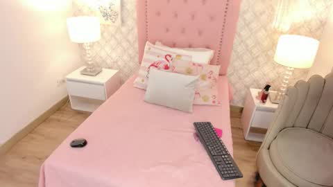 amber  ferrera online show from 02.17.26