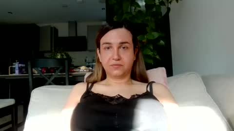 Elena online show from 10.21.25