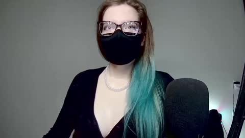 Snapshot of amber_candyfloss chatting on 03.05.25 Amber non-nude model online show from 03.05.25