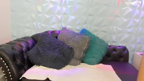 Amber online show from 04.22.26