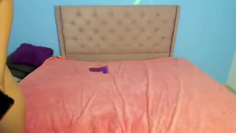 Snapshot of amber_hot70 chatting on 12.09.24 amber_hot70 online show from 12.09.24