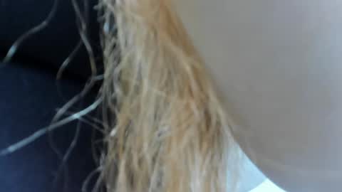 Snapshot of amber_kiss_ chatting on 04.18.26 Emily online show from 04.18.26