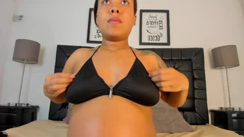 Snapshot of amber_roose75 chatting on 04.19.26 julieta online show from 04.19.26