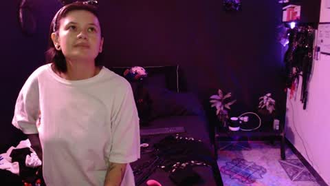 Snapshot of amber_rouss chatting on 04.14.26 ROUSS online show from 04.14.26