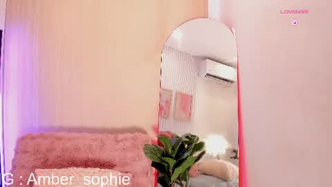 Snapshot of amber_sophie chatting on 08.01.26 Schedule 200pm to 900pm Col online show from 08.01.26