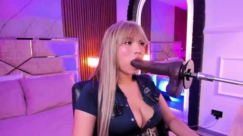 Snapshot of amberashford chatting on 05.19.26 Amber Ashford online show from 05.19.26