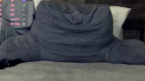 Snapshot of amberdawnn23 chatting on 01.01.25 Amber Dawnn online show from 01.01.25