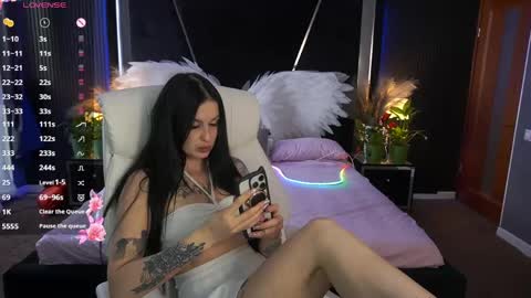 Snapshot of amberdismond chatting on 05.20.26 Anna online show from 05.20.26