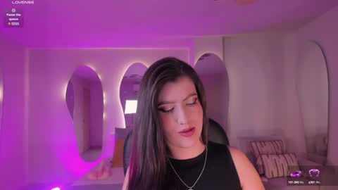 Snapshot of amberfarrell chatting on 12.22.24 Amber online show from 12.22.24