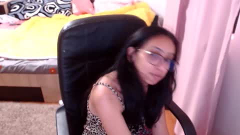 Snapshot of amberfox735 chatting on 11.25.25 amberfox735 online show from 11.25.25