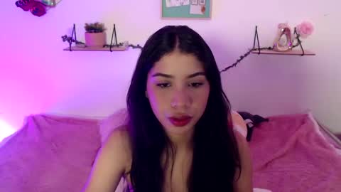 Snapshot of amberjeong chatting on 12.22.24 Amber Jeong online show from 12.22.24