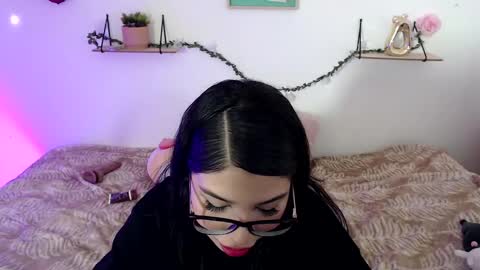 Snapshot of amberjeong chatting on 12.30.24 Amber Jeong online show from 12.30.24