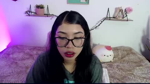 Snapshot of amberjeong chatting on 01.13.25 Amber Jeong online show from 01.13.25