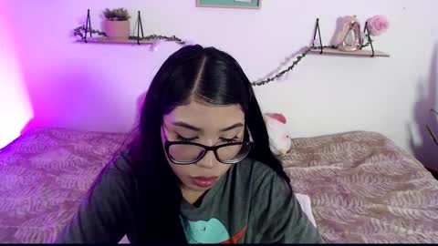 Snapshot of amberjeong chatting on 01.14.25 Amber Jeong online show from 01.14.25