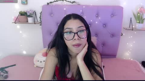 Snapshot of amberjeong chatting on 02.17.25 Amber Jeong online show from 02.17.25