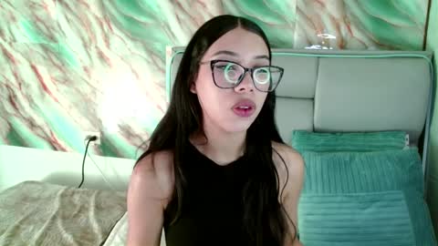 Snapshot of amberjeong chatting on 03.11.25 Amber Jeong online show from 03.11.25