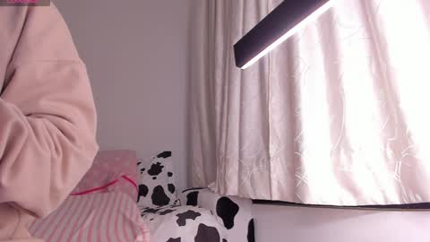 Snapshot of ambermiller04 chatting on 02.07.25 Amber online show from 02.07.25