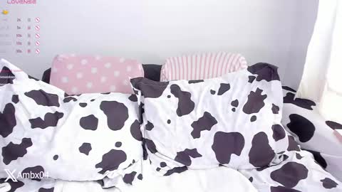 Snapshot of ambermiller04 chatting on 02.10.25 Amber online show from 02.10.25