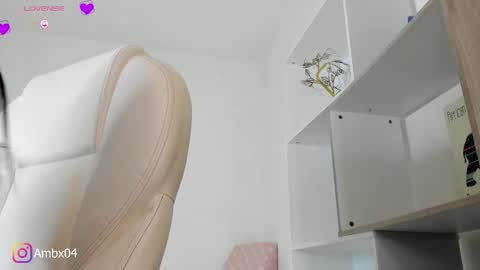 Snapshot of ambermiller04 chatting on 10.23.25 Amber online show from 10.23.25