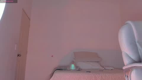 Snapshot of ambermiller04 chatting on 11.28.25 Amber online show from 11.28.25