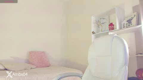 Snapshot of ambermiller04 chatting on 12.17.25 Amber online show from 12.17.25