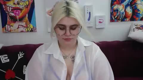 Amber online show from 10.13.25