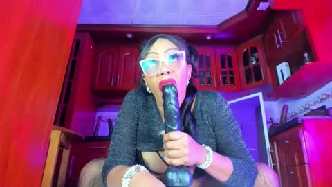   online show from 03.08.25