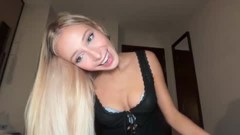 Snapshot of ambrefleur chatting on 02.09.26 Ambre online show from 02.09.26