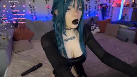 Amelia Aley  online show from 12.16.25