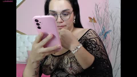 Snapshot of amelia_lovel chatting on 02.18.25 amelia online show from 02.18.25