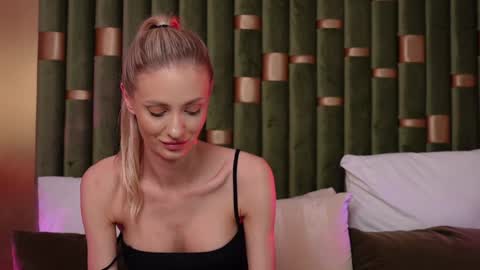 Snapshot of ameliaangell chatting on 12.04.24 Amelia online show from 12.04.24