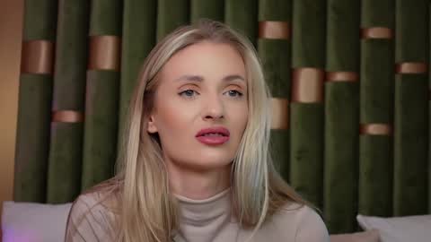 Snapshot of ameliaangell chatting on 01.06.25 Amelia online show from 01.06.25