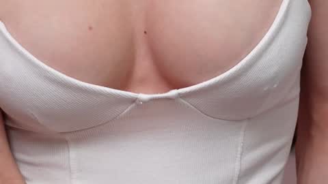 Snapshot of ameliaangell chatting on 01.08.25 Amelia online show from 01.08.25