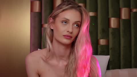 Snapshot of ameliaangell chatting on 01.16.25 Amelia online show from 01.16.25