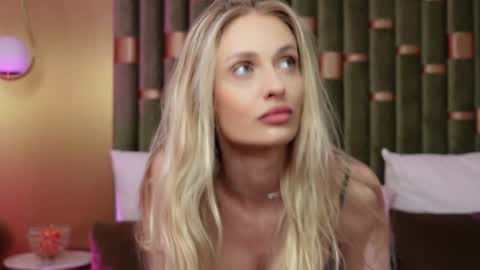 Snapshot of ameliaangell chatting on 01.25.25 Amelia online show from 01.25.25