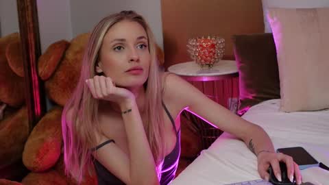 Snapshot of ameliaangell chatting on 01.25.25 Amelia online show from 01.25.25