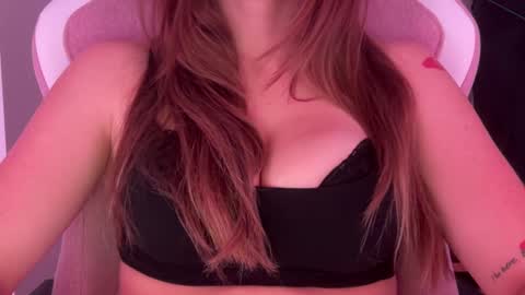 Snapshot of ameliacooperxxx chatting on 09.19.25 ameliacooperxxx online show from 09.19.25