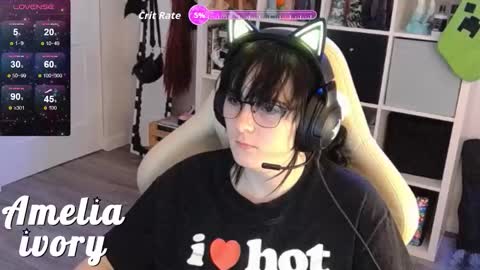 Snapshot of ameliaivory chatting on 12.13.25 ameliaivory online show from 12.13.25