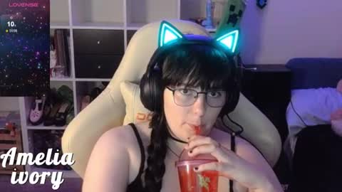 Snapshot of ameliaivory chatting on 07.23.26 ameliaivory online show from 07.23.26